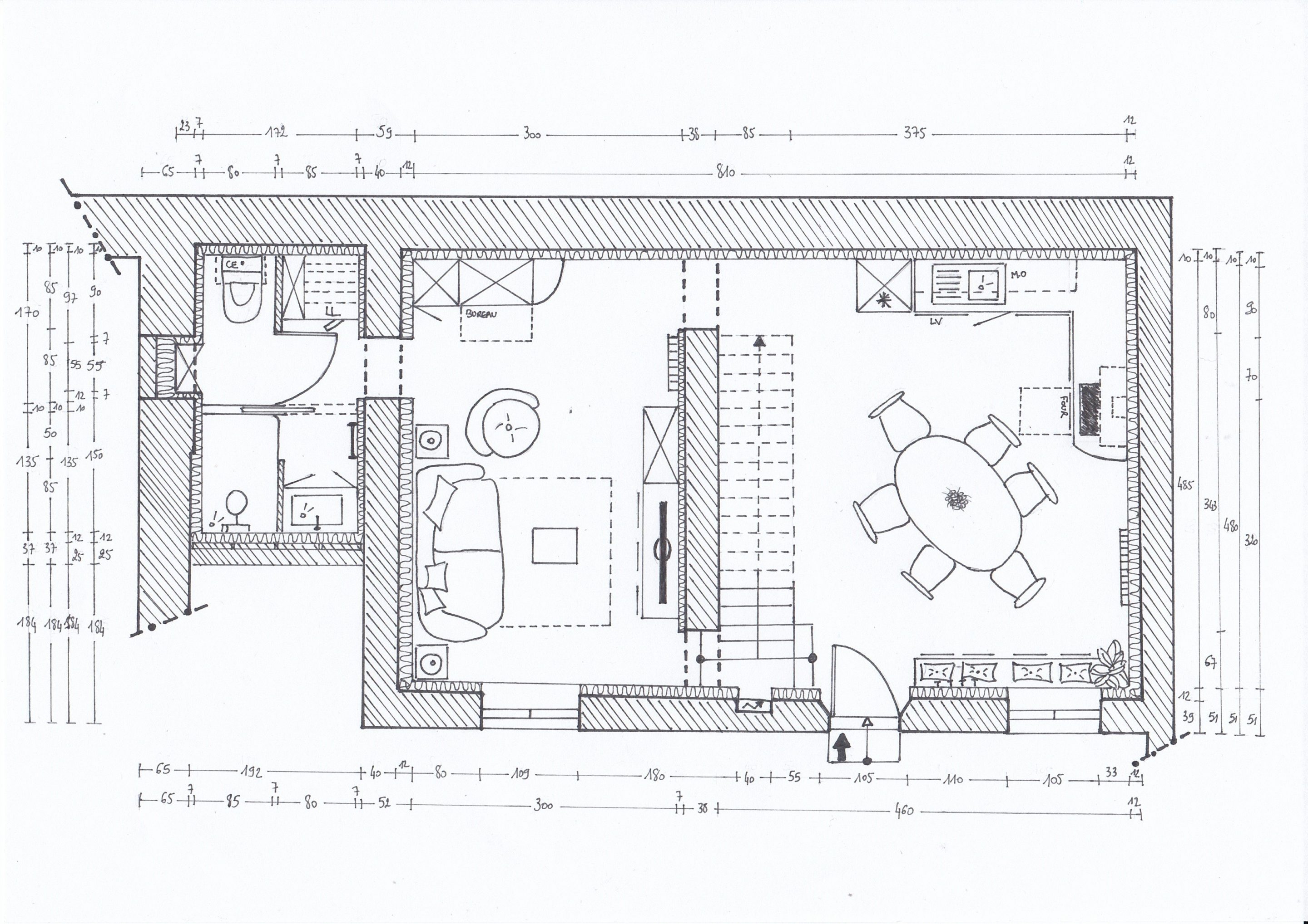 Plan du rez-de-chaussée d’un appartement T4 en duplex rénové avec un salon et une salle à manger spacieux.