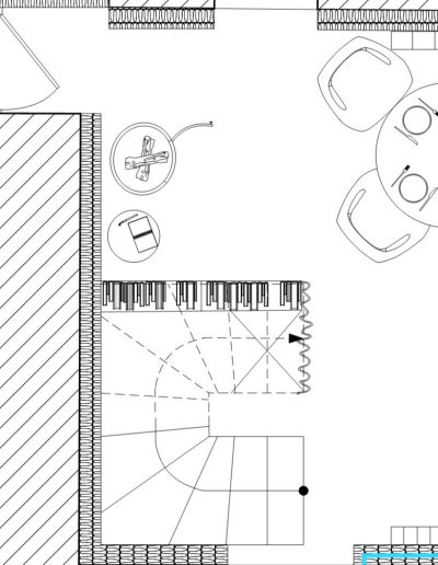 Escalier sur mesure et coin bibliothèque - optimisation et aménagement d’une maisonnette